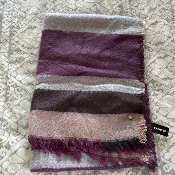 🆕 Express Purple Blanket Scarf - Picture 2 of 5